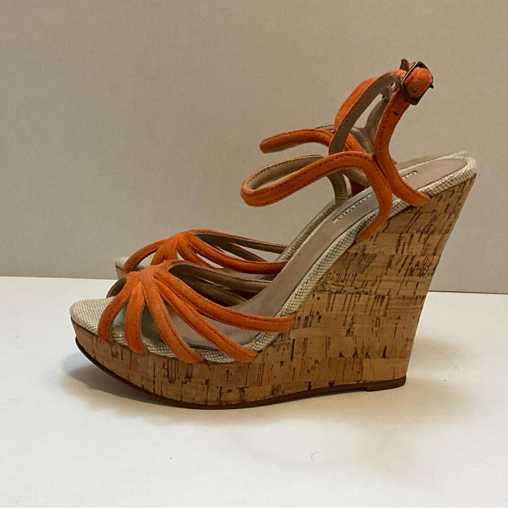Charles David Orange Wedges 8 - Picture 3 of 13